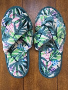 Women’s Plush Cross-Band Slippers - Teal Floral